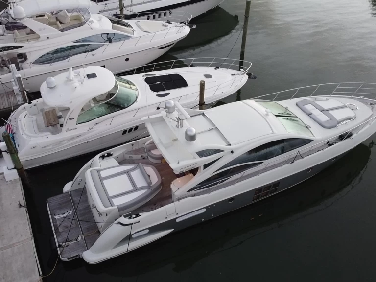 Yacht di lusso a noleggio a Miami al miglior prezzo