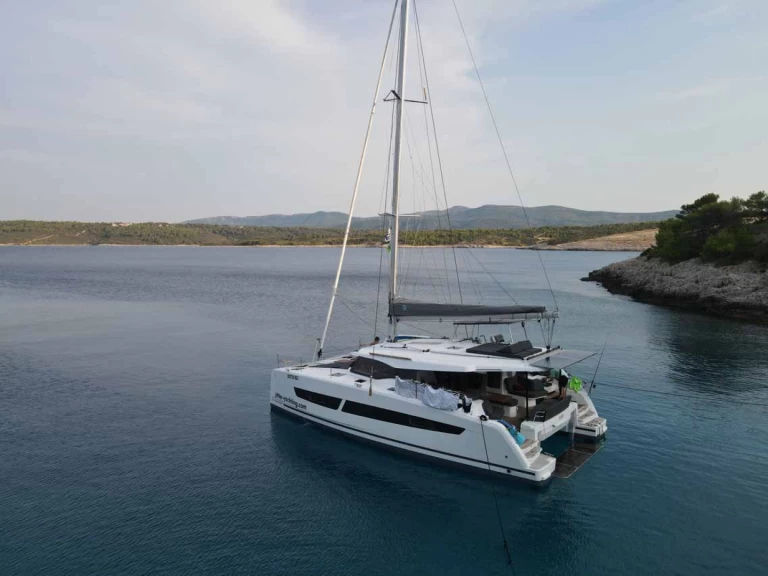 Noleggio Catamarano con o senza skipper Fountaine Pajot a Pola