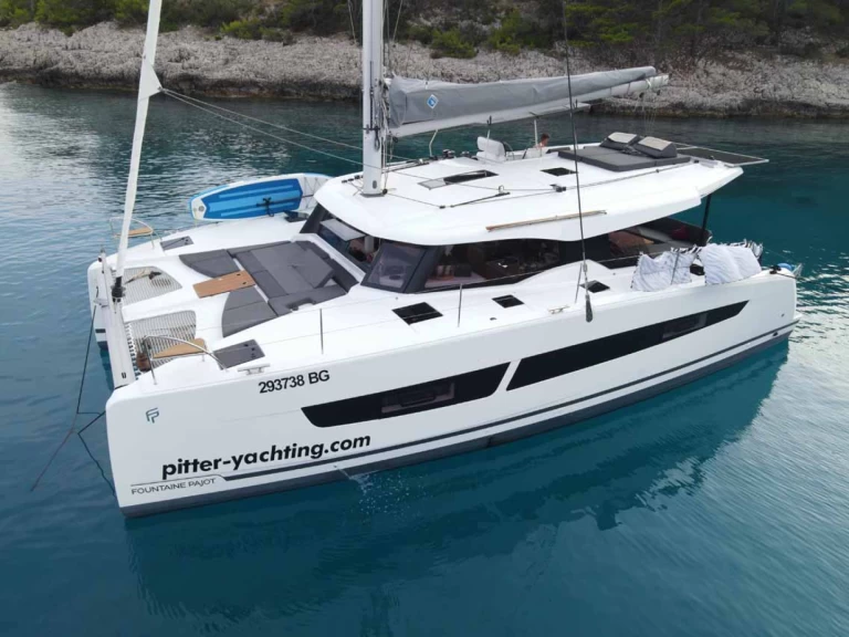 Noleggio Catamarano Fountaine Pajot con patente nautica