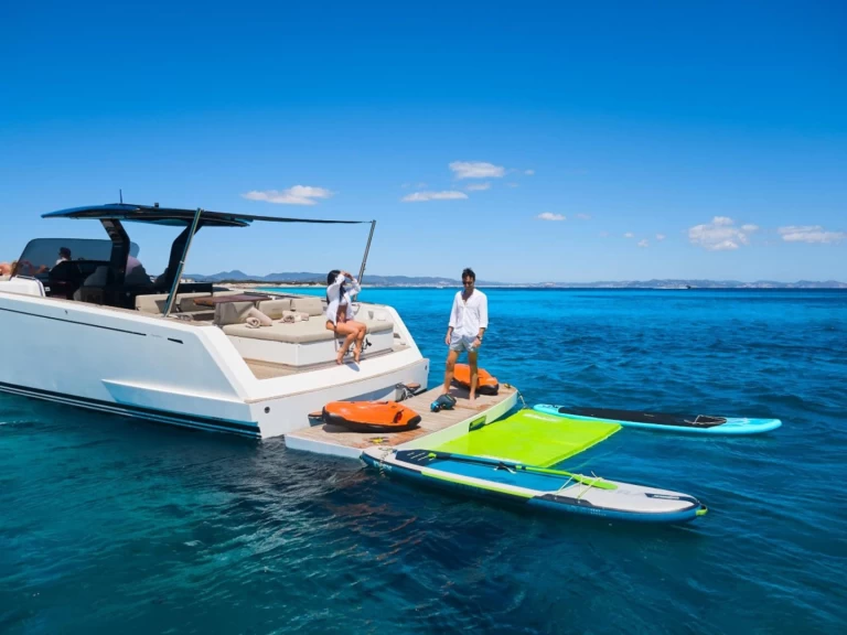 Noleggio Barca a motore Pardo Yachts con patente nautica