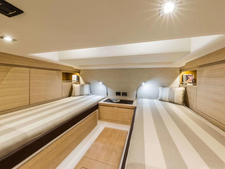 Barca a motore a noleggio a Ibiza Town al miglior prezzo