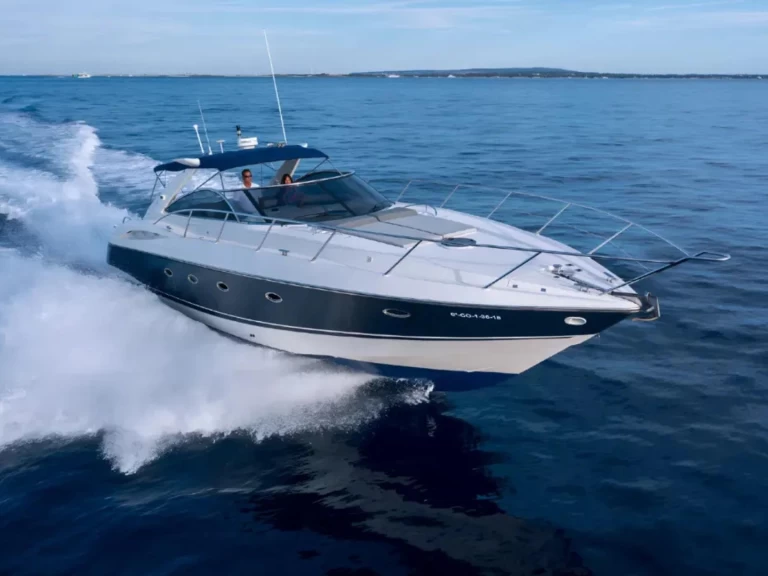 Noleggiare una Sunseeker Camargue 50 a Ibiza Town