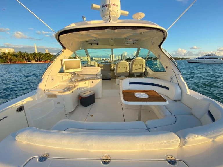 Noleggio Yacht di lusso a Miami Beach – Sea Ray Sea Ray 480 Sundancer