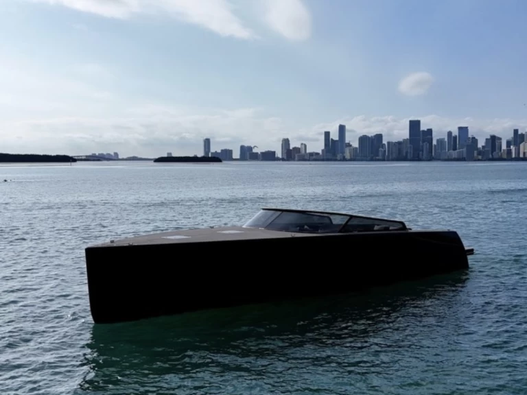 Noleggio Barca a motore VanDutch con patente nautica