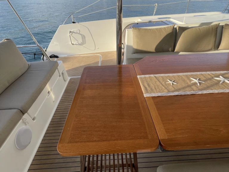 Noleggio Catamarano Fountaine Pajot con patente nautica
