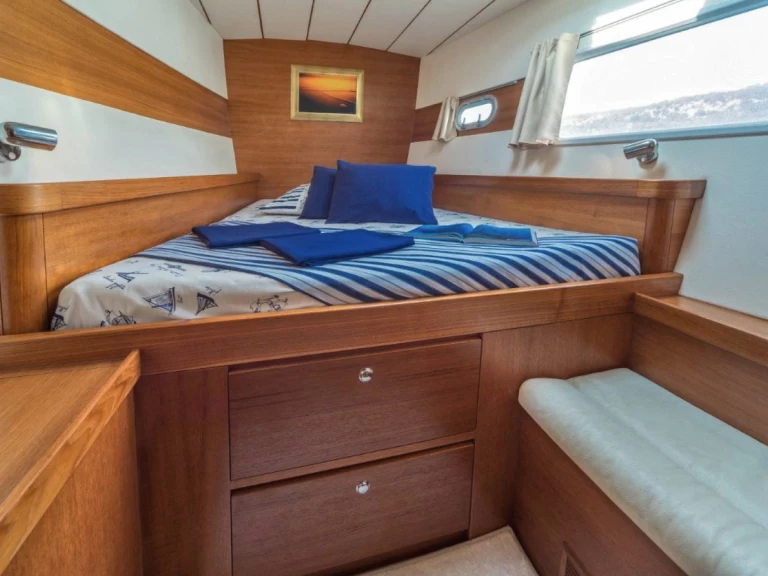 Noleggio Catamarano Lagoon con patente nautica