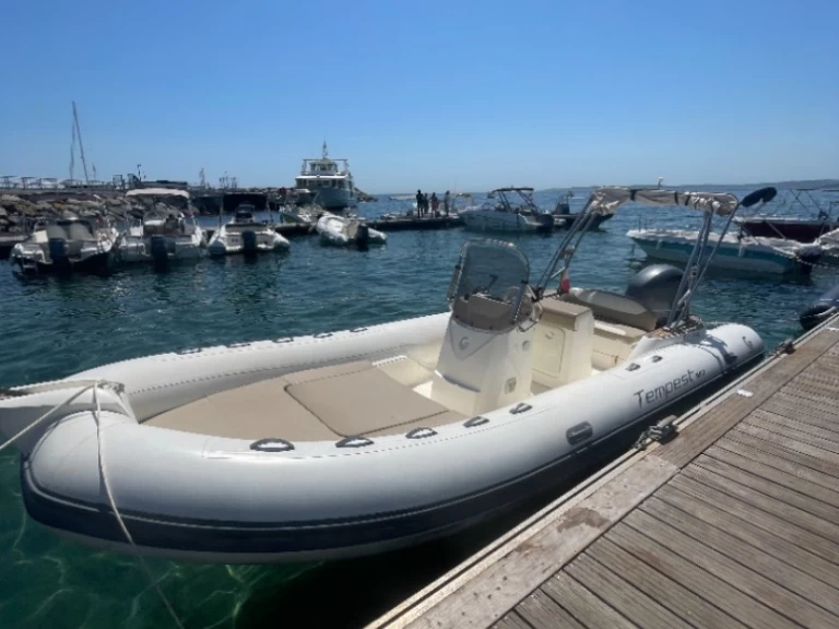 Gommone a noleggio a Les Issambres al miglior prezzo