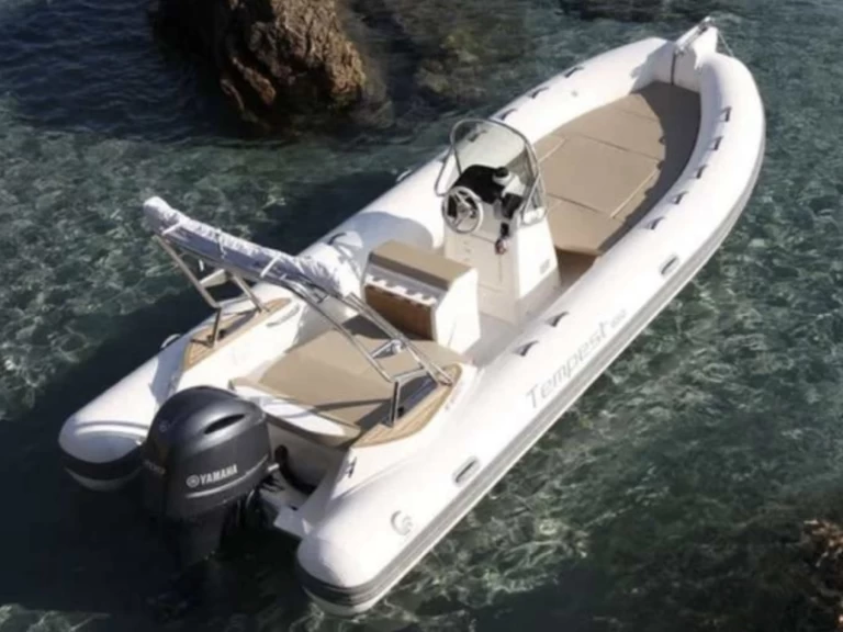 Noleggio a Les Issambres – Capelli Tempest 650 su SamBoat
