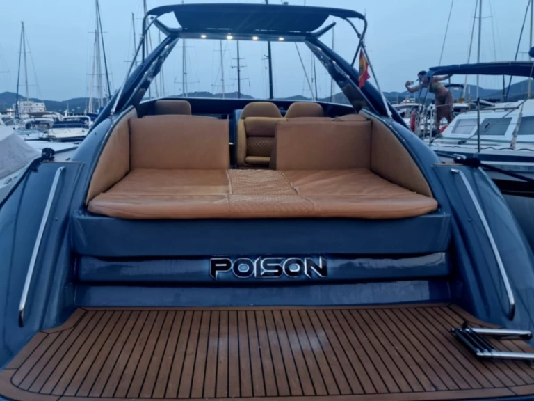 Noleggiare una Sunseeker Tomahawk 37 a Porroig