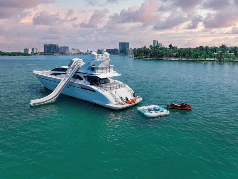 Noleggio barche Miami Beach economico 105' Leopard