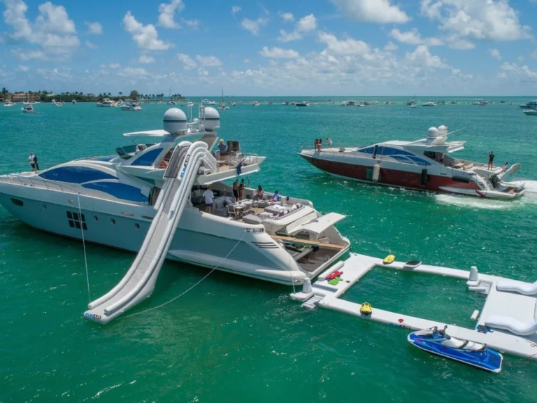 Azimut 103’ azimut S  da affittare a  Miami Beach