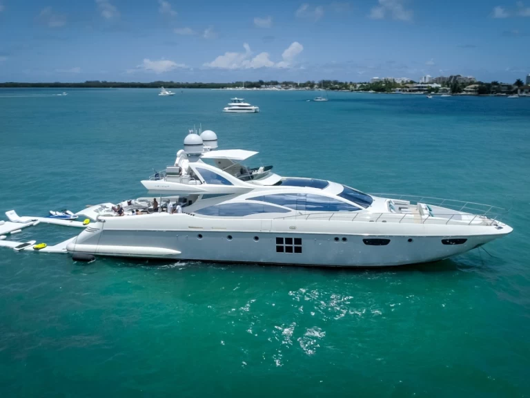 Noleggiare una Azimut 103’ azimut S  a Miami Beach