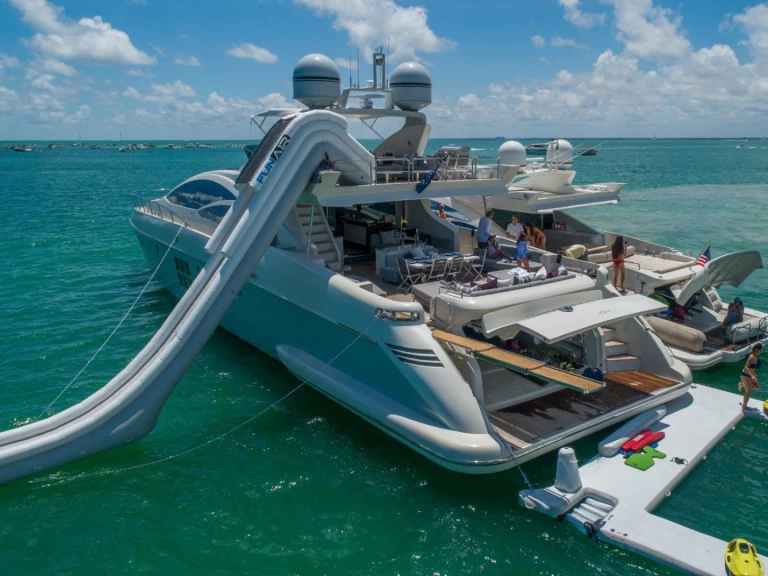 Noleggio barche Miami Beach economico 103’ azimut S 