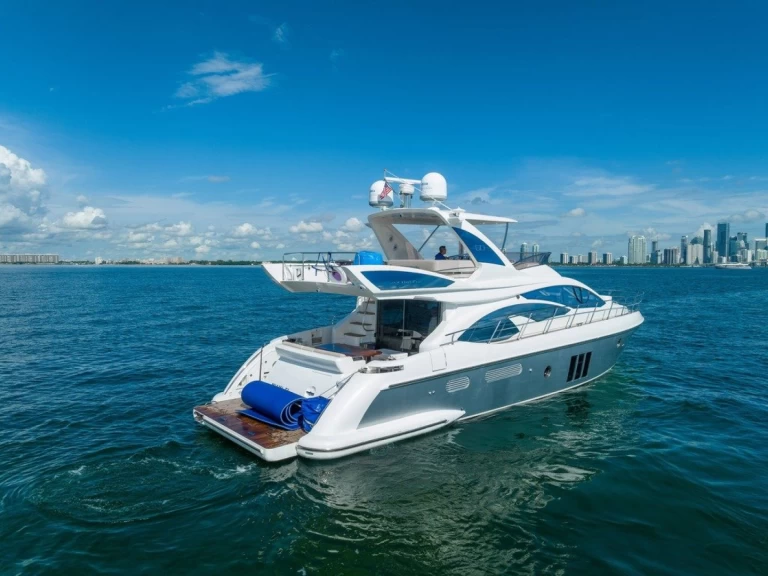 Yacht di lusso a noleggio a Miami al miglior prezzo