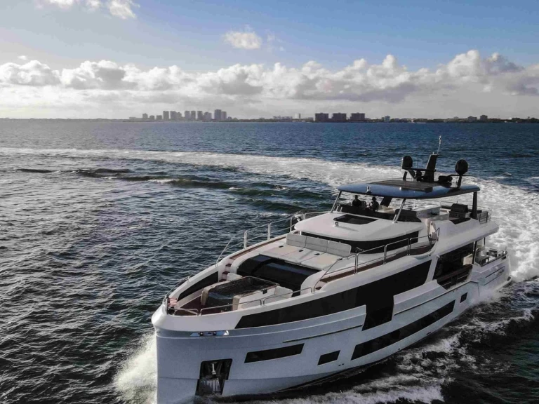 Noleggiare una Sirena 88’ Sirena a Miami Beach