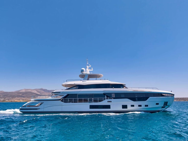 Noleggio Yacht di lusso Azimut con patente nautica