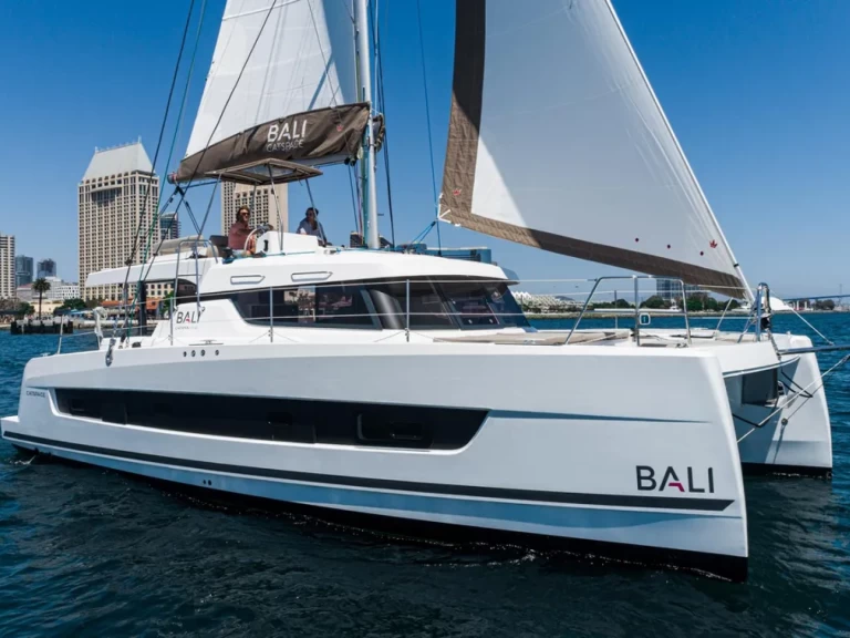 Noleggio barche Harbor Island economico Bali 4.4