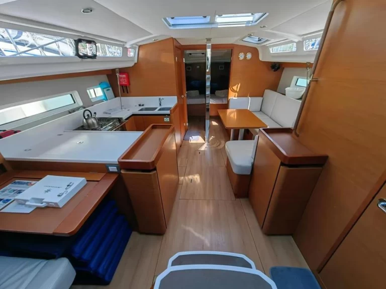 Noleggio Barca a vela con o senza skipper Jeanneau a Álimos