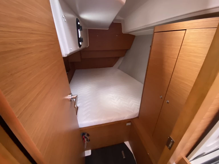 Barca a vela a noleggio a Ajaccio al miglior prezzo