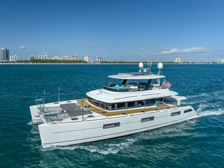 Noleggio Yacht di lusso con o senza skipper Lagoon a Miami Beach