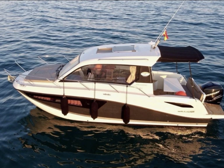 Noleggio Barca a motore con o senza skipper Quicksilver a Sorrento