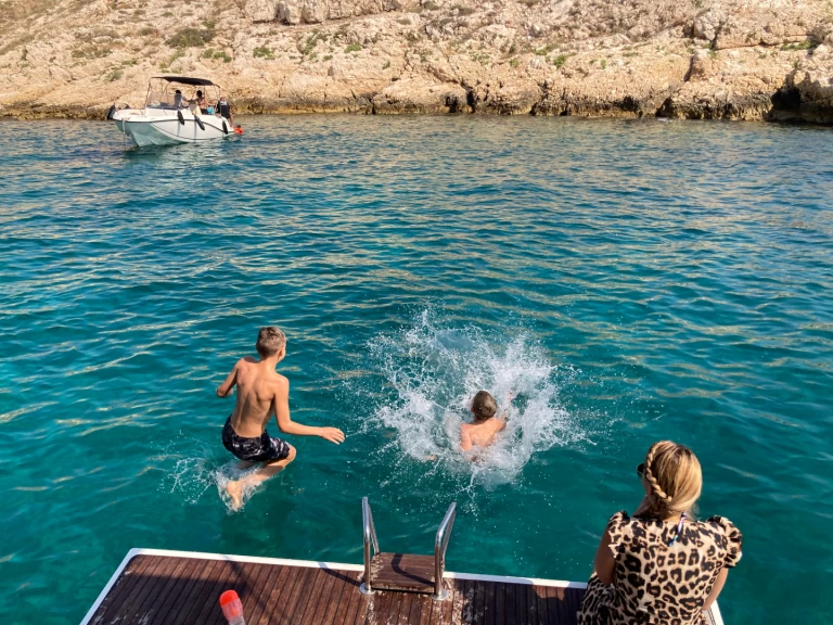 Barca a vela a noleggio a Pointe-à-Pitre al miglior prezzo