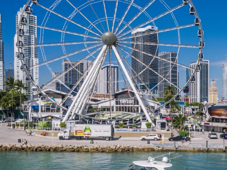 Noleggio barche Miami Beach economico Sea Ray 500 Sundancer