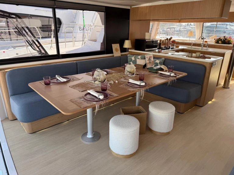 Noleggio Catamarano con o senza skipper Bali a Olbia