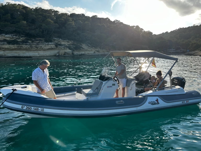 Gommone a noleggio a El Toro al miglior prezzo