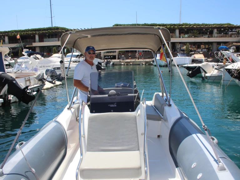 Noleggiare una MV Marine GT25 a El Toro