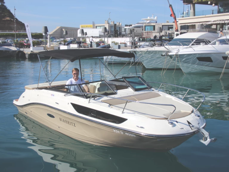 Noleggio Barca a motore a El Toro – Sea Ray 230 SSE