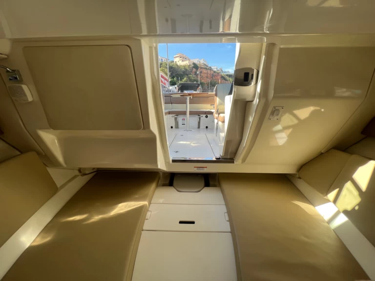 Barca a motore a noleggio a El Toro al miglior prezzo