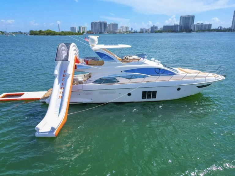 Noleggio Yacht di lusso Azimut con patente nautica