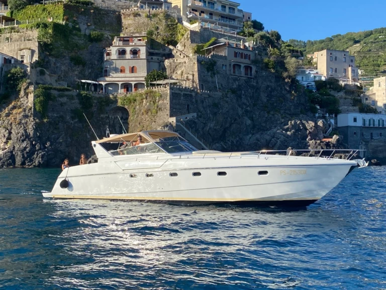 Noleggio barche Ferretti Altura 50 a Salerno su Samboat