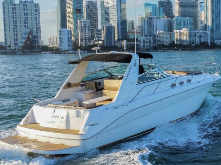 Noleggio Yacht di lusso Sea Ray con patente nautica