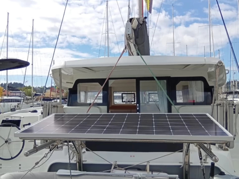 Noleggiare una Excess Excess 11 a Gouviá