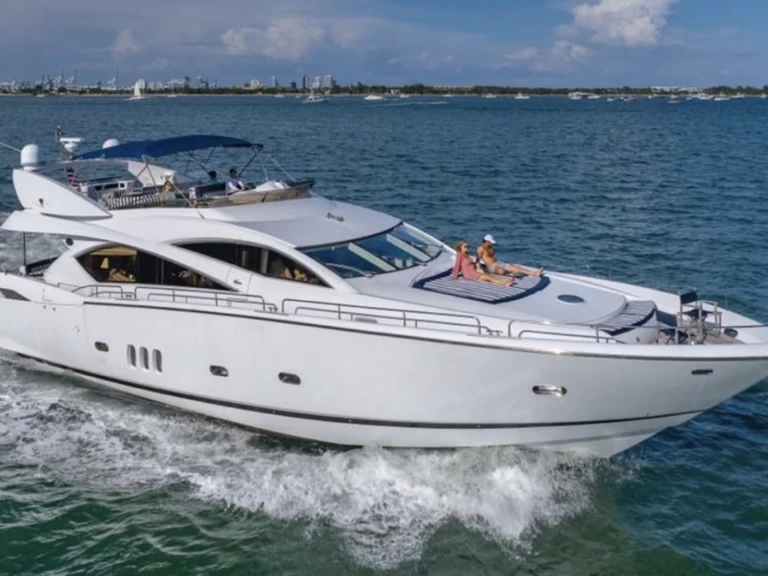 Sunseeker Manhattan 80 da affittare a  Miami Beach