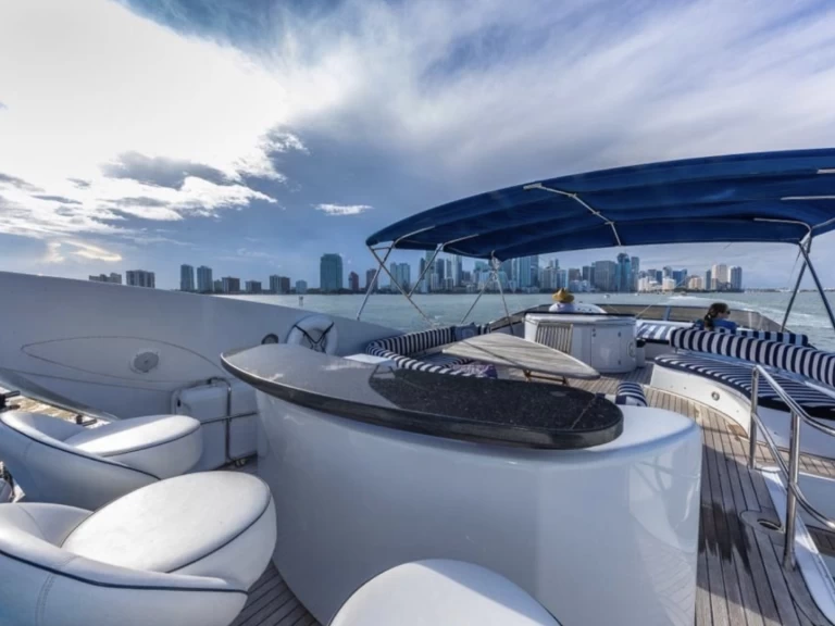 Noleggiare una Sunseeker Manhattan 80 a Miami Beach