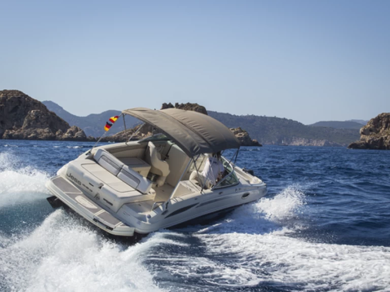 Noleggio Barca a motore Sea Ray con patente nautica