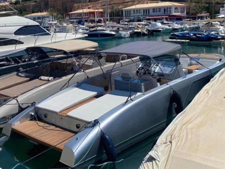 Noleggio Barca a motore Frauscher con patente nautica