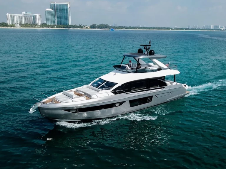 Noleggio Yacht di lusso a Miami – Azimut Azimut 68 Fly