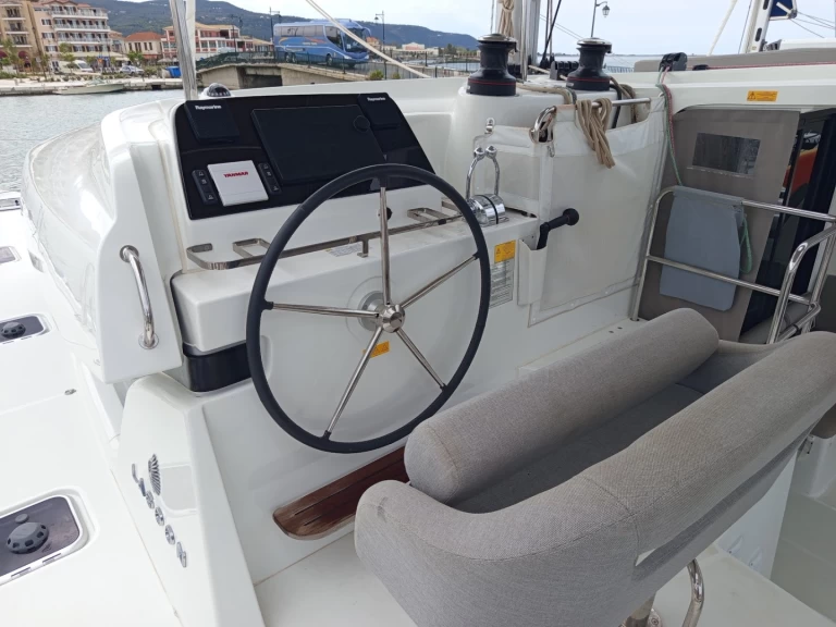 Noleggiare una Lagoon Lagoon 42 a Lefkáda