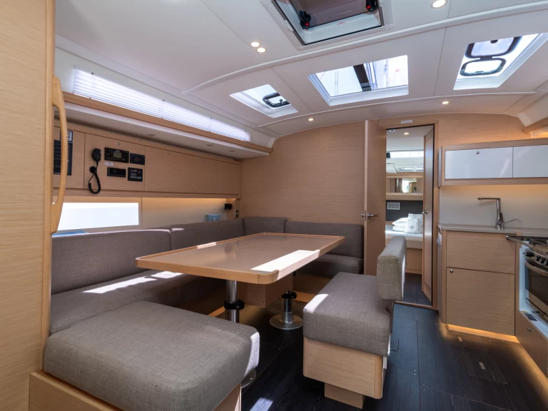 Noleggiare una Dufour Dufour 470 a Trogir