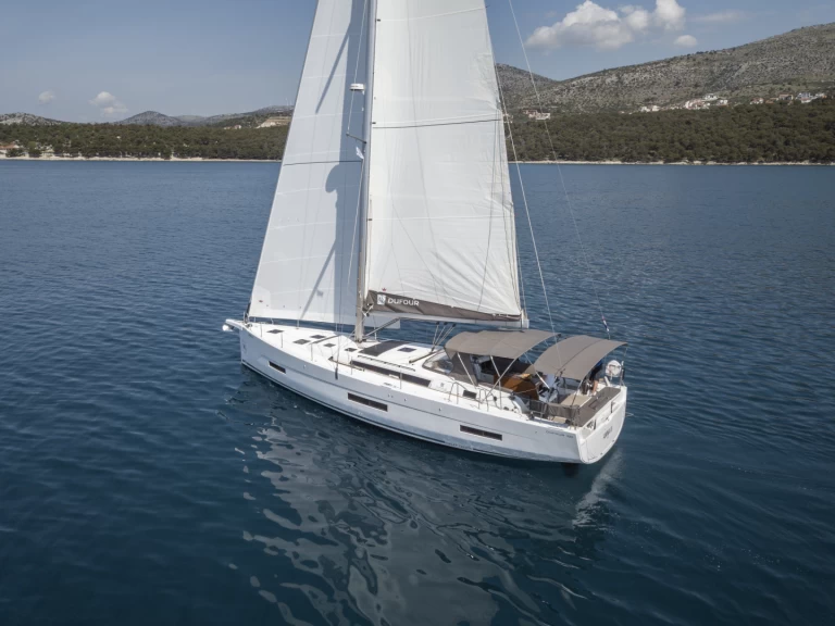 Noleggio Barca a vela a Seget Donji – Dufour Dufour 530