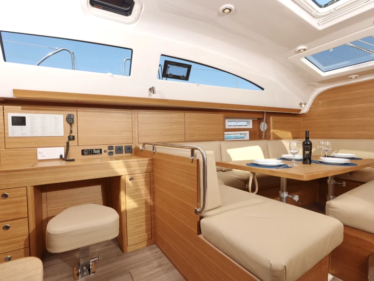 Noleggio Barca a vela con o senza skipper Elan a Trogir