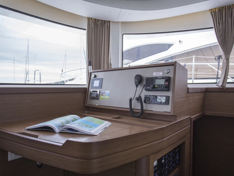 Catamarano a noleggio a Trogir al miglior prezzo