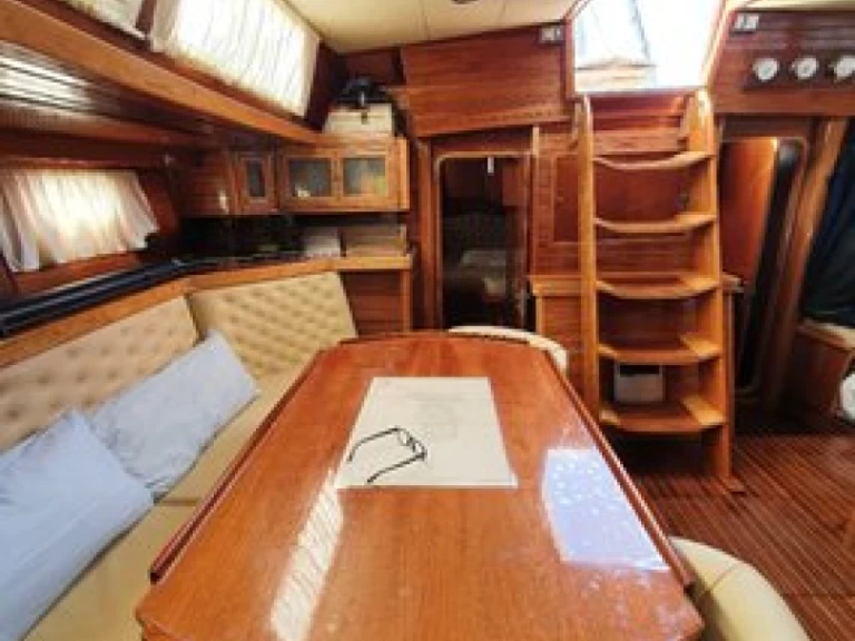 Barca a vela a noleggio a Olbia al miglior prezzo