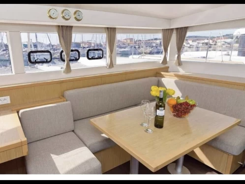 Noleggio Catamarano Lagoon con patente nautica