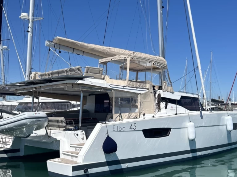 Noleggio barche Fountaine Pajot Elba 45 a Le Marin su Samboat