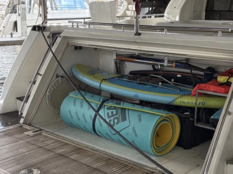 Noleggiare una Ferretti Ferretti 80 a Miami Beach